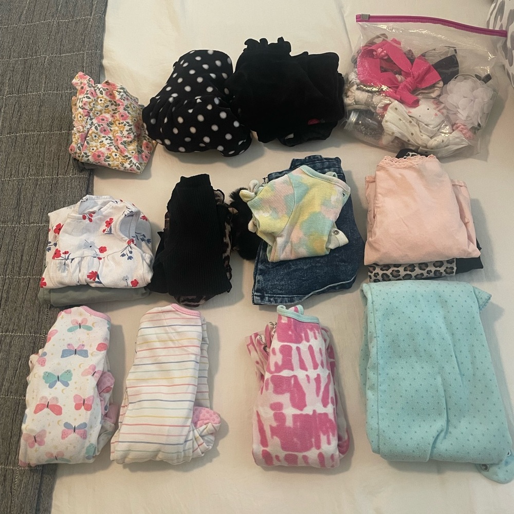 Bundle of toddler girl clothes sizes 12- 18 month